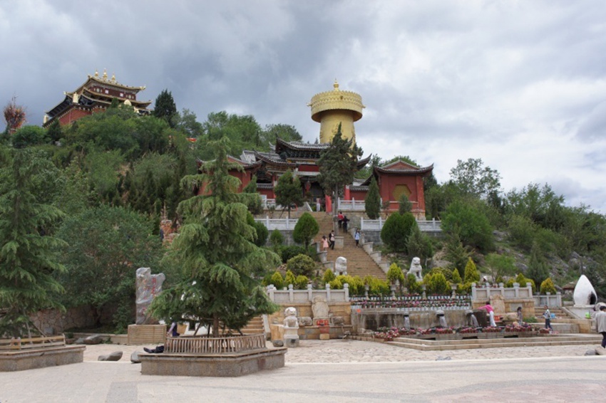 圣地氣息 云南香格里拉花間堂圣地藝術空間