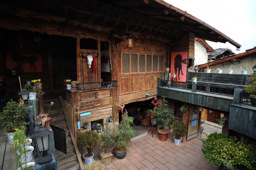 圣地氣息 云南香格里拉花間堂圣地藝術空間