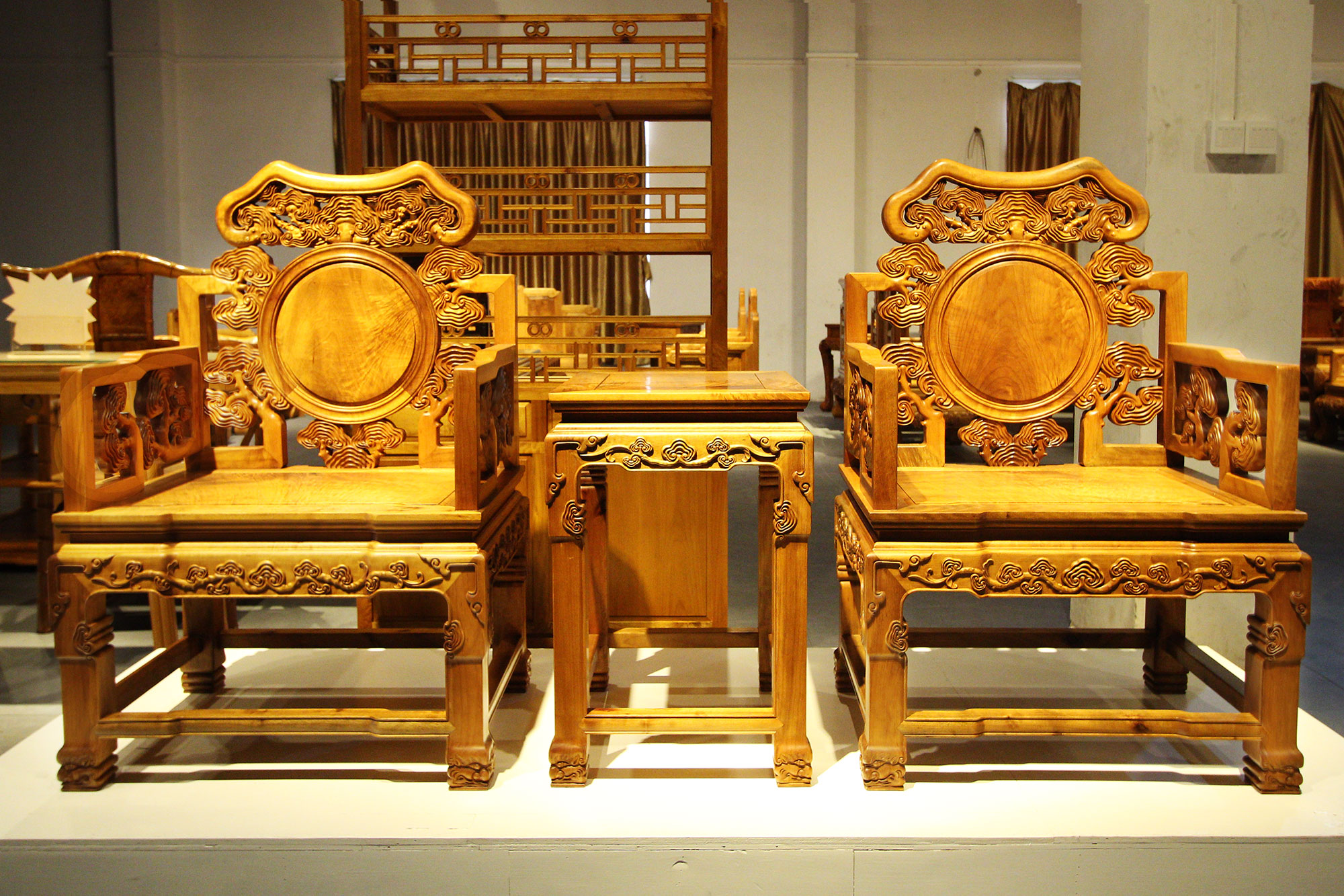 金絲楠靈芝中堂椅